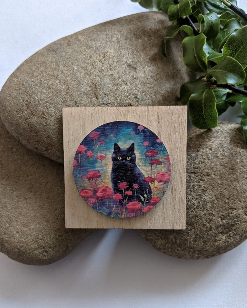 Black cat brooch