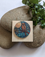 Load image into Gallery viewer, Owl nightime brooch
